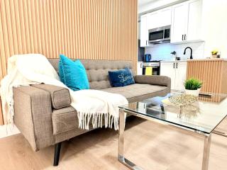 Prince Rupert Suites: Modern 1BR Kitchen & Laundry - 7