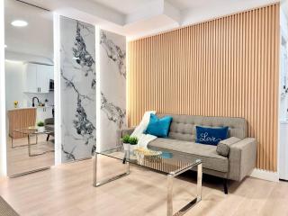 Prince Rupert Suites: Modern 1BR Kitchen & Laundry - 0