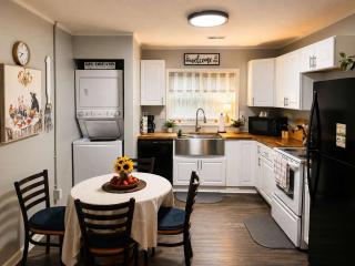 Private 1BR Near UT, Downtown & Hospitals - 7