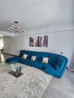 Cozy Three Bedroom Apartment - 9