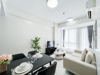 High-Floor Getaway at Mactan - 1
