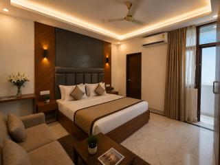 Hotel Glinzer Plaza Noida - 2