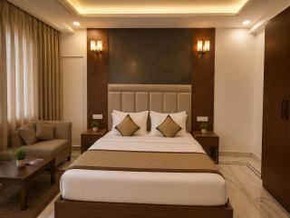 Hotel Glinzer Plaza Noida - 4