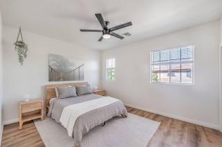 Upscale Summerlin Home Furnished 2BR + Workspace - 5