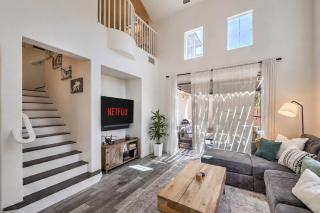Upscale Summerlin Home Furnished 2BR + Workspace - 6