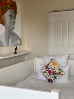 Chic Solo Retreat in Bakoven - Cape Town - 6