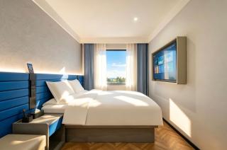 Beijing Man Qu Hotel nearby Bubble Mart Paradise, Forbidden City, Yonghegong Lama Temple, free reservation of Tiananmen unlimited express collection, free laundry, free coffe touristA bustling bar and dining street right downstairs - 7