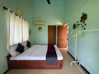 Ronne's Beachway 2BHK Apartment - 2
