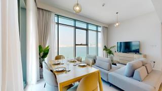 Vacationer Holiday Homes I Luxurious 2 Bedroom l Endless Sea View I Emaar Beachfront - 4