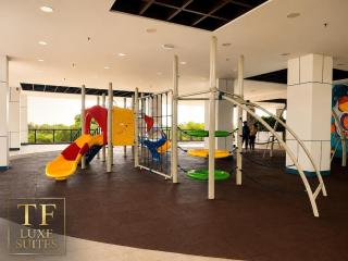 TF Luxe K-Avenue 2BR Pool View 2 Car Parks - 8