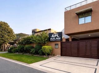 Spacious Entire Place 2 Bedrooms Private Bath Upper Portion With Kitchen roof in Wapda Town - 8
