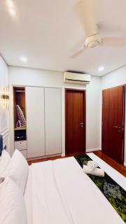 Sky suites Family House Homestay near klcc - 5
