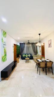 Sky suites Family House Homestay near klcc - 2