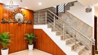 Mauryan Signature hotel Near Yashobhoomi - 8