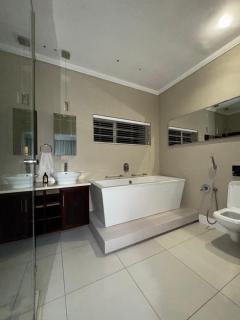 Guinefowl Guest Suite 1 - 0