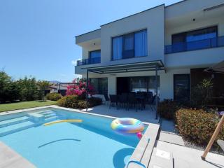 Villa Calypso, private pool with heating and salt water - 0