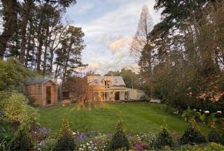 Coach House on Murphys lane - Sauna, outdoor bath, stroll to waterfalls and Grand Clifftop Walk - 0