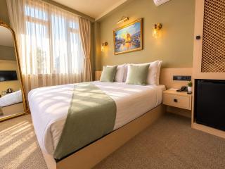 By Kinyas Hotel - 6