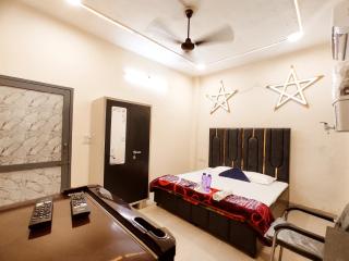 HOTEL J PRIME - Unit I - For Families, Corporates, Students, Couples - 4