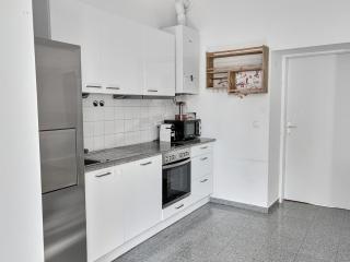 Group-Friendly 3BR I Near Metro and Main Station - 9