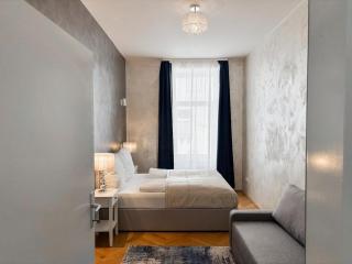 Group-Friendly 3BR I Near Metro and Main Station - 4