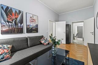 Modern 1BR I 2 Queen Beds I Near Center - 0
