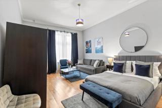 Modern 1BR I 2 Queen Beds I Near Center - 9