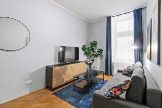 Modern 1BR I 2 Queen Beds I Near Center - 2