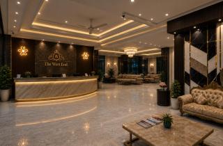 Hotel The West End IGI Airport - 8