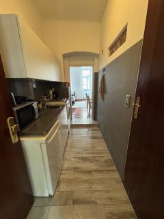 Vienna Apartment near U-Bahn up to 4 Guests 2,5 km to Center Bed Sofa Bed Wi-Fi - Vienna - 5