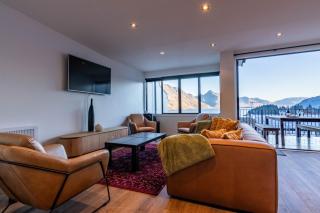 Spacious Central Executive 4 Bedroom Apartment - 8