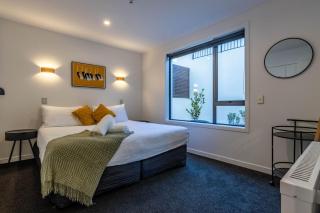 Spacious Central Executive 4 Bedroom Apartment - 4
