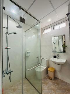 Ductaigallery's Entire Apt & Heart of Bui Vien - 6