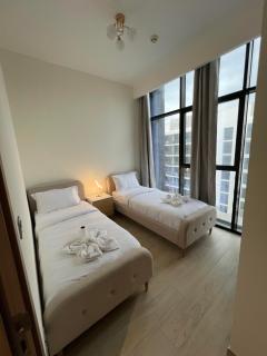 luxury 3 bedrooms apartment in azizi riviera 16 - 2