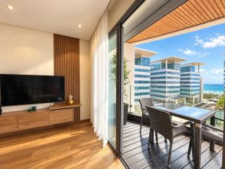 Business Travelers - Ocean and Marina Views - 9