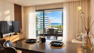 Business Travelers - Ocean and Marina Views - 7