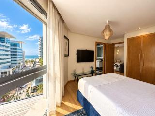 Business Travelers - Ocean and Marina Views - 6
