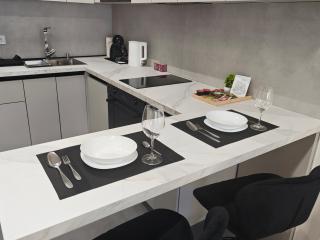 Central Apt with Free Parking, Balcony & Walk to Center - 3