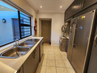 Sunbird House - 5
