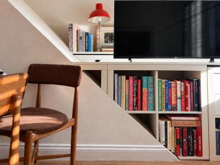 Central London Charming Camden Split Level Home - 8