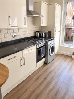 Central London Charming Camden Split Level Home - 4