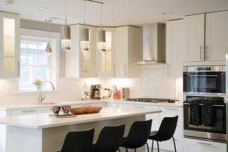 Ultra-Luxurious Home near Boston Pet-Friendly - 9