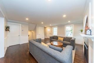 Ultra-Luxurious Home near Boston Pet-Friendly - 3