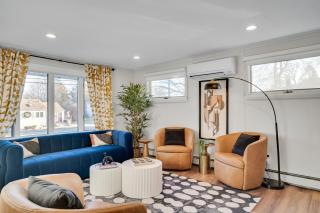 Spacious Poolside Boston Stay Sleeps 8 Pet Friendly - Framingham - 9