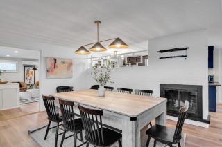 Spacious Poolside Boston Stay Sleeps 8 Pet Friendly - Framingham - 5