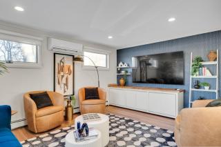 Spacious Poolside Boston Stay Sleeps 8 Pet Friendly - Framingham - 4