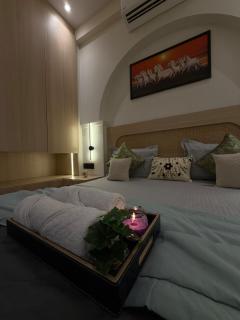 Luxury 1BHK, Fella Aurelle, Golf Course Road - 6