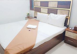 Veloura Family Suites Near Agha Khan Hospital - 0