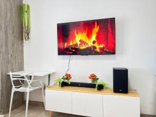 Phare's 3BR with a Heated Indoor Pool - 8