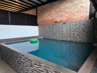 2 Storey 5 Room Semi-D Homestay Nilai and KLIA, F1 Sepang with Pool - 9